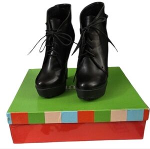 Charles By Charles David Adiras Black Women's Lace-Up Ankle Boots